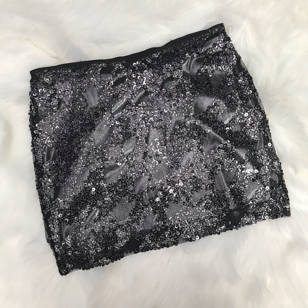 Express party black & grey cheetah sequin mini ski